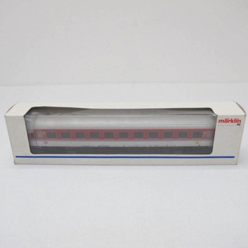 DB AG Avmz 107 compartment car, red/white, Era V