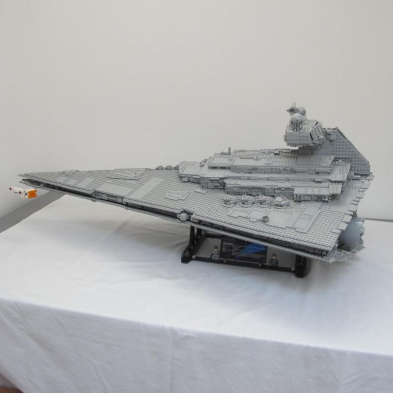 Imperial Star Destroyer - UCS. Complete with instructions and box