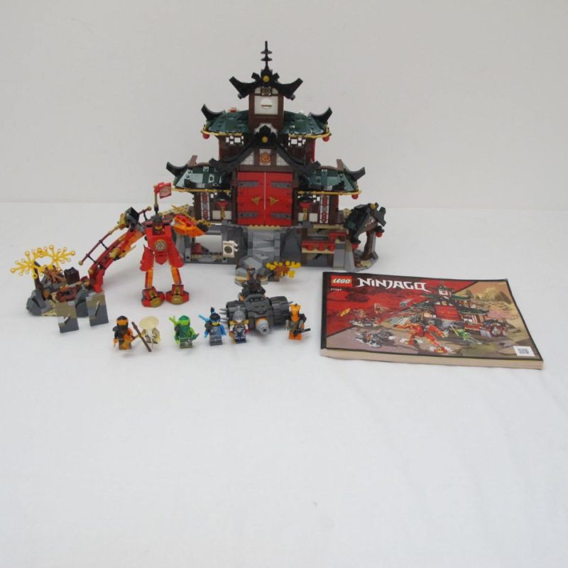 Ninja Dojo Temple. Complete with instructions, no box