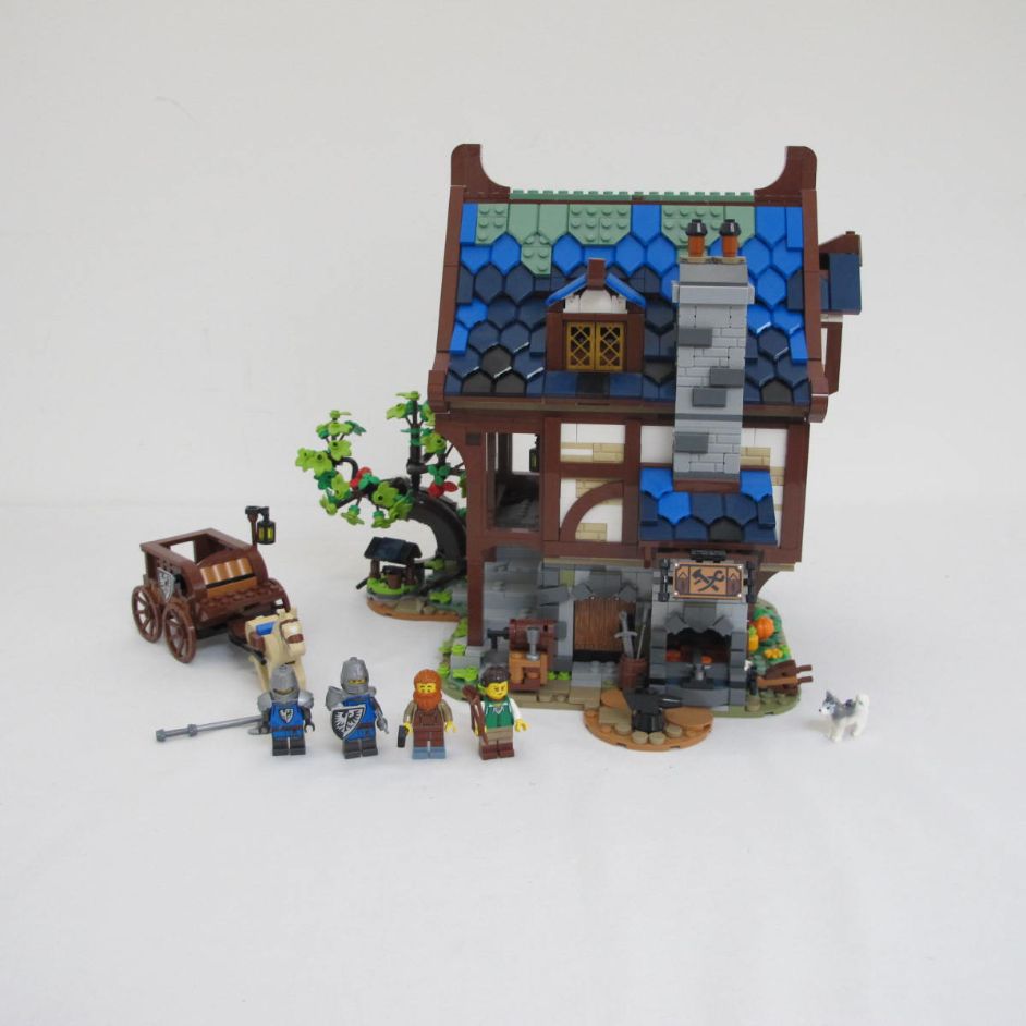 Medieval Blacksmith. Complete with instructions, no box - Image 2
