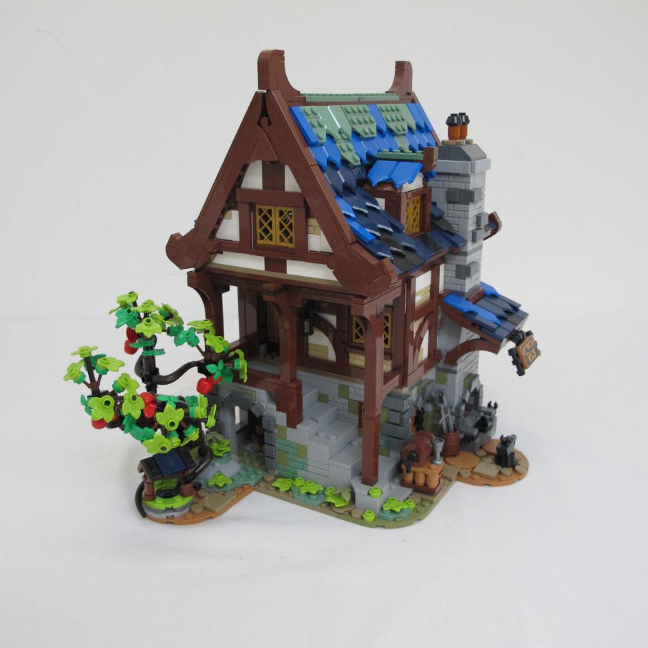 Medieval Blacksmith. Complete with instructions, no box - Image 9