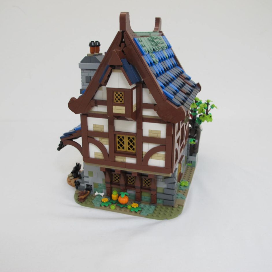 Medieval Blacksmith. Complete with instructions, no box - Image 11