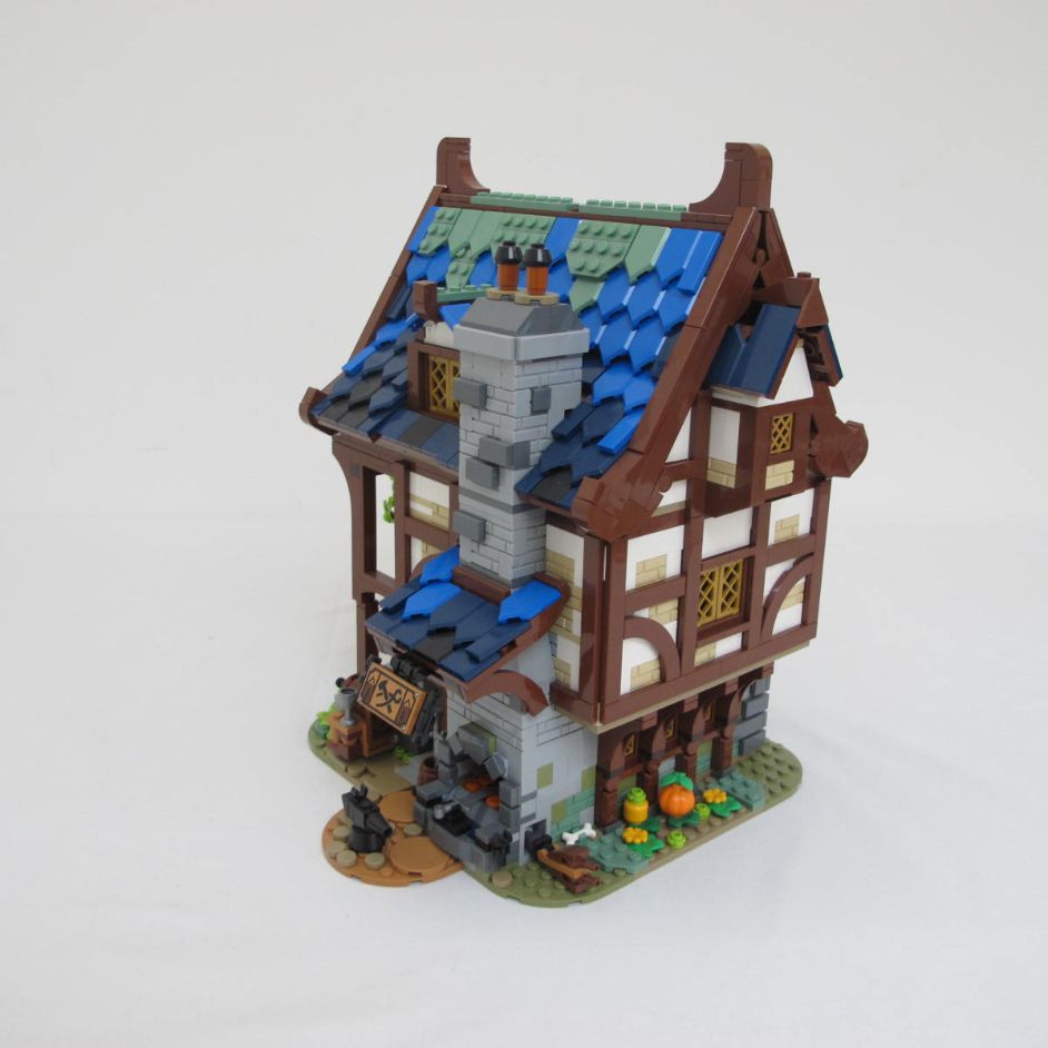 Medieval Blacksmith. Complete with instructions, no box - Image 12