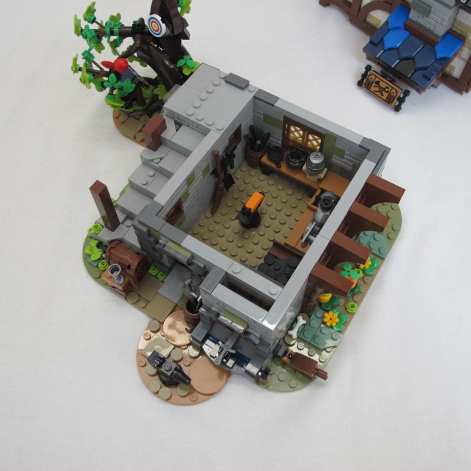 Medieval Blacksmith. Complete with instructions, no box - Image 14