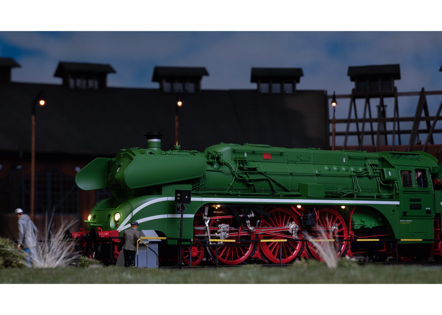 Märklin Class 18 Steam Locomotive 55128