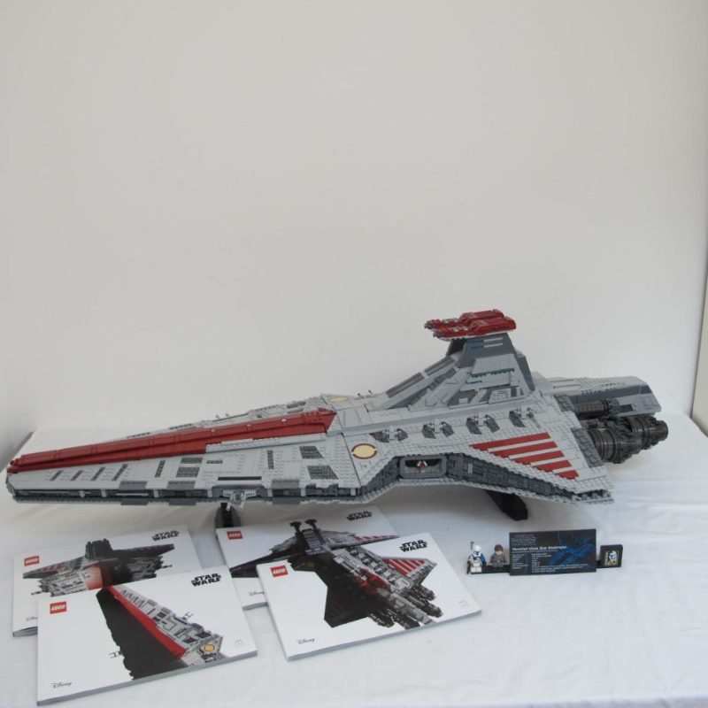 Venator-Class Republic Attack Cruiser - UCS. Complete with instructions, no box