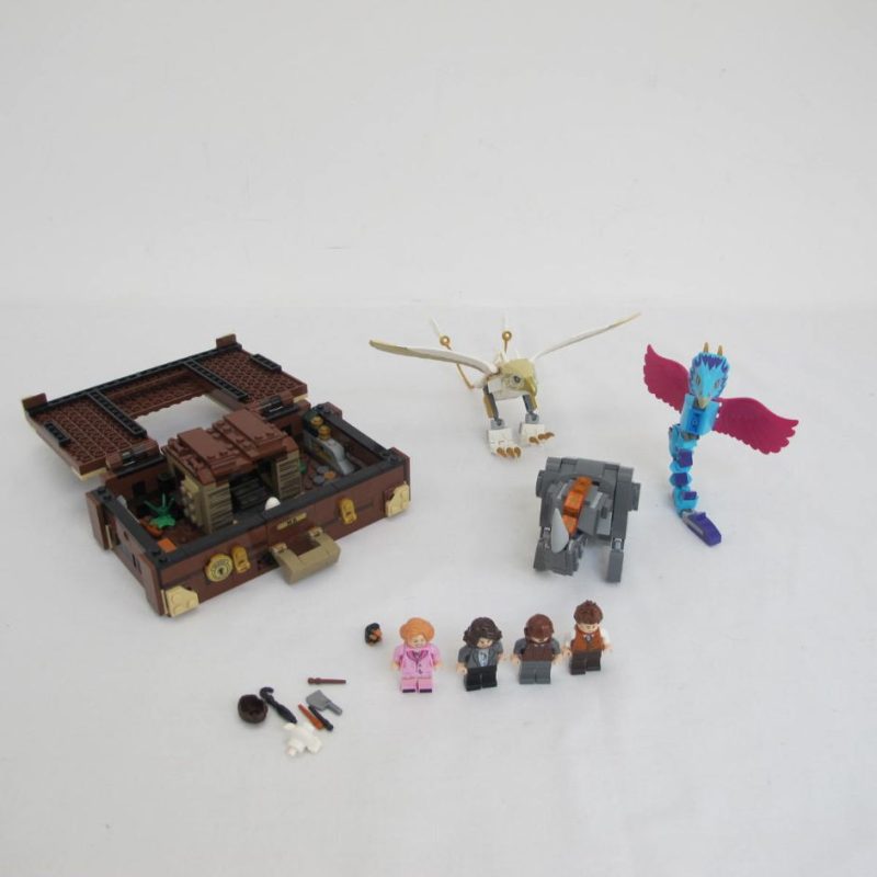 Newt's Case of Magical Creatures. Complete without instructions and box
