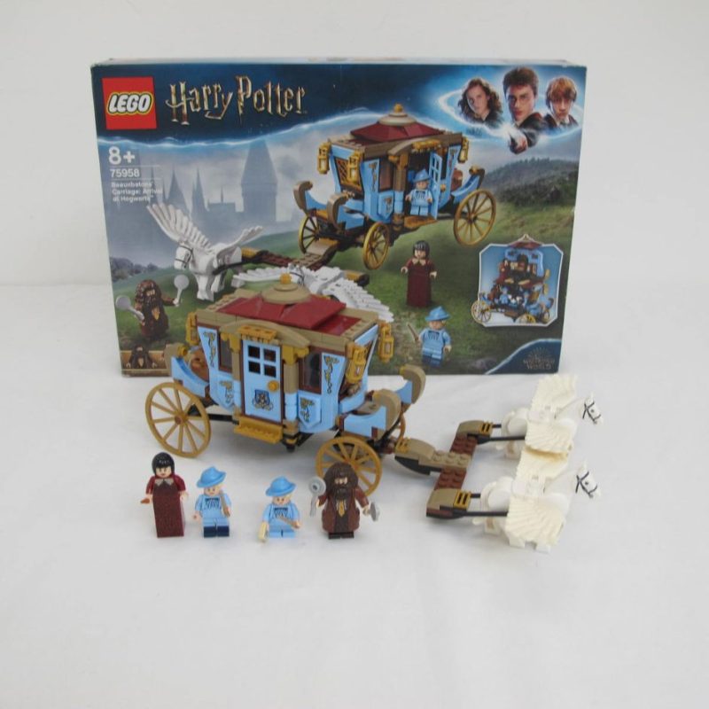Beauxbatons' Carriage: Arrival at Hogwarts. Complete with box, no instructions