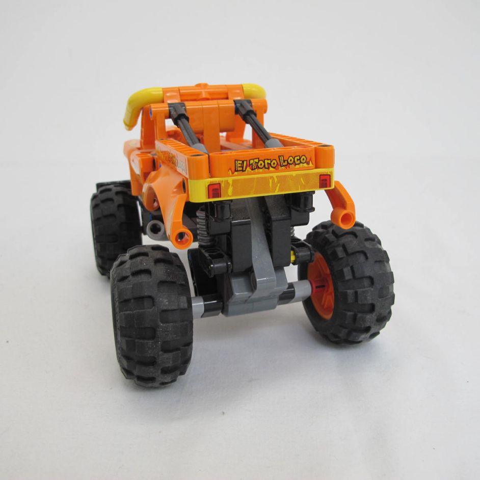 Monster Jam El Toro Loco. Complete with instructions and box - Image 7