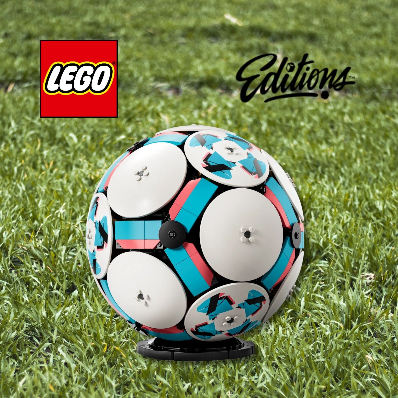 LEGO Editions 43019 Soccer Ball