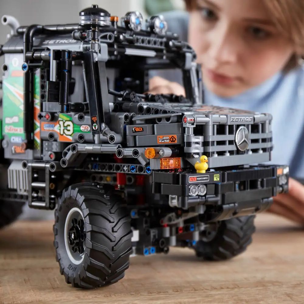 LEGO Technic 42129 - 4x4 Mercedes-Benz Zetros Trial Truck