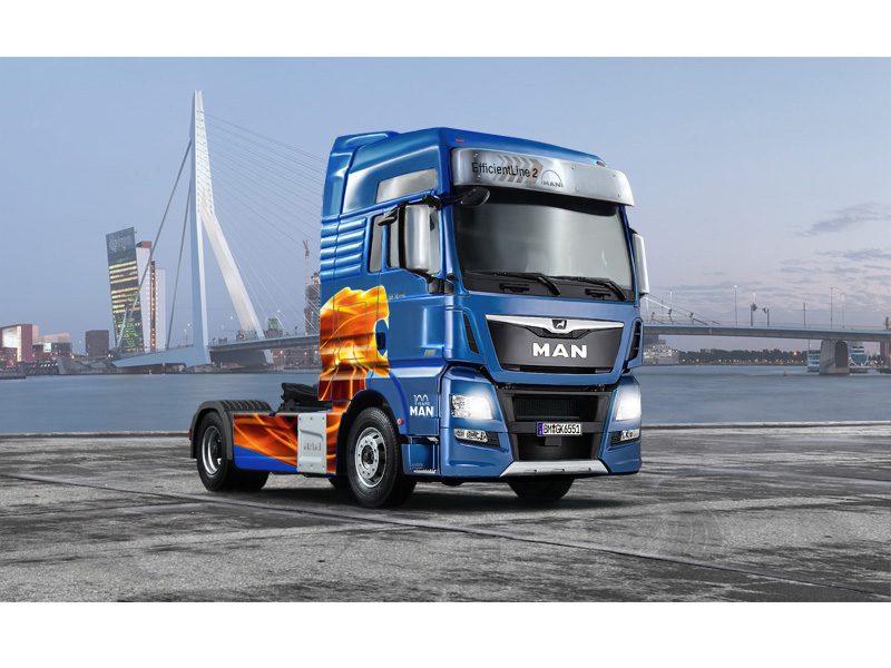 Italeri MAN TGX XXL D38 3916S