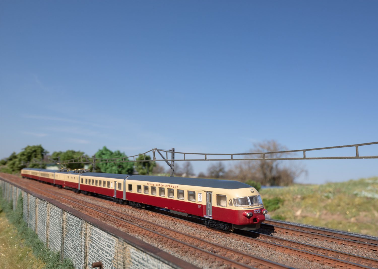 Märklin Class RAe TEE II Express Powered Rail Car Train 88730