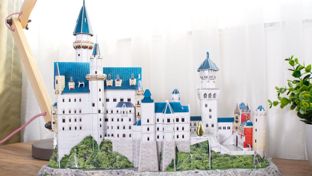 Revell 3D Puzzle 02057 Neuschwanstein Castle