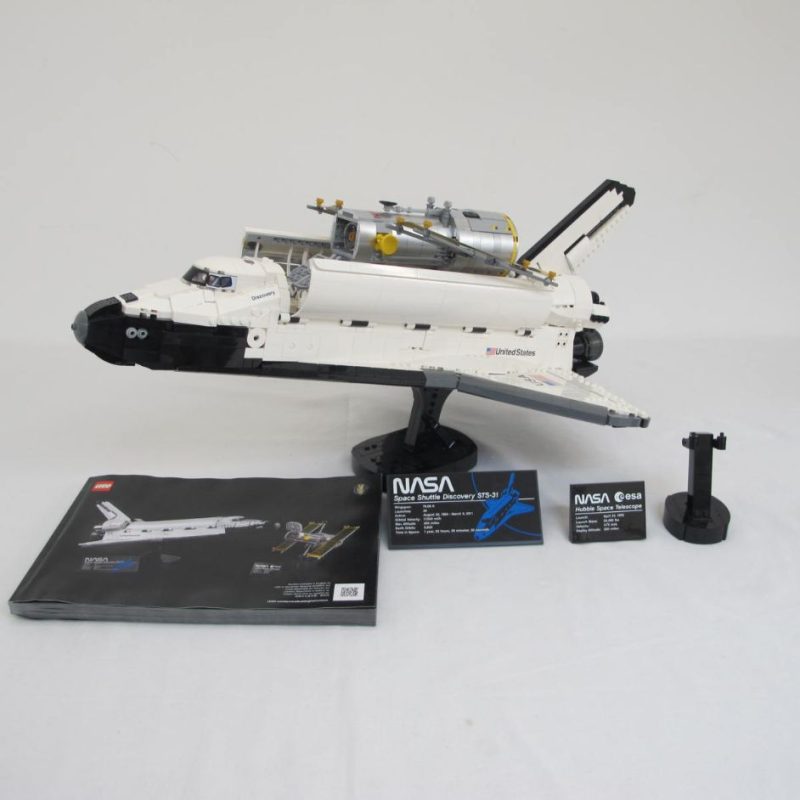 NASA Space Shuttle Discovery. Complete with instructions, no box