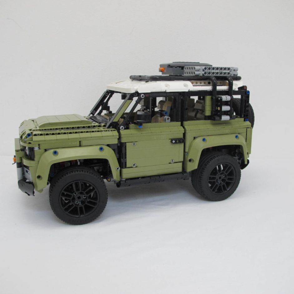 Land Rover Defender. Complete with instructions, no box - Image 6
