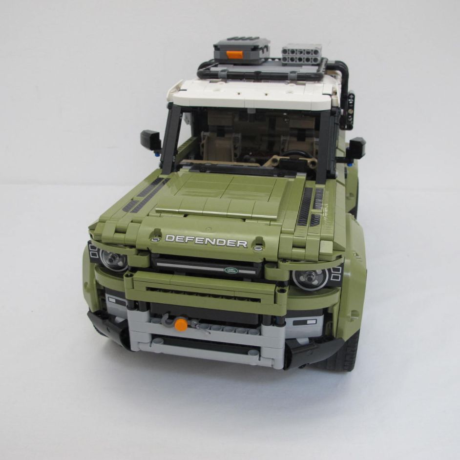 Land Rover Defender. Complete with instructions, no box - Image 7