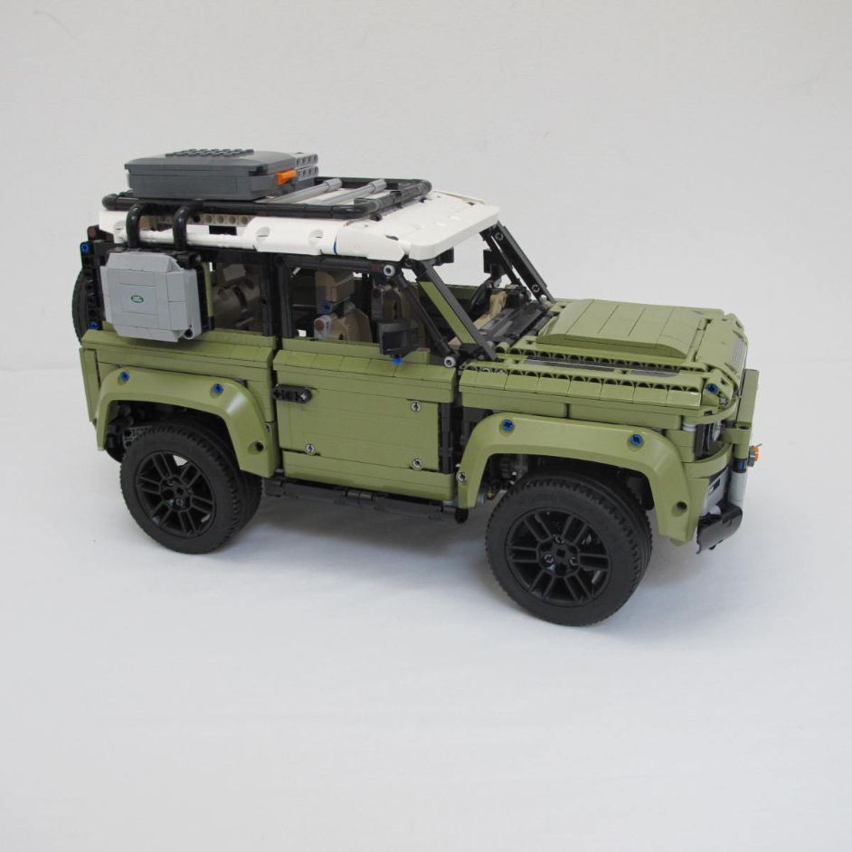 Land Rover Defender. Complete with instructions, no box - Image 8