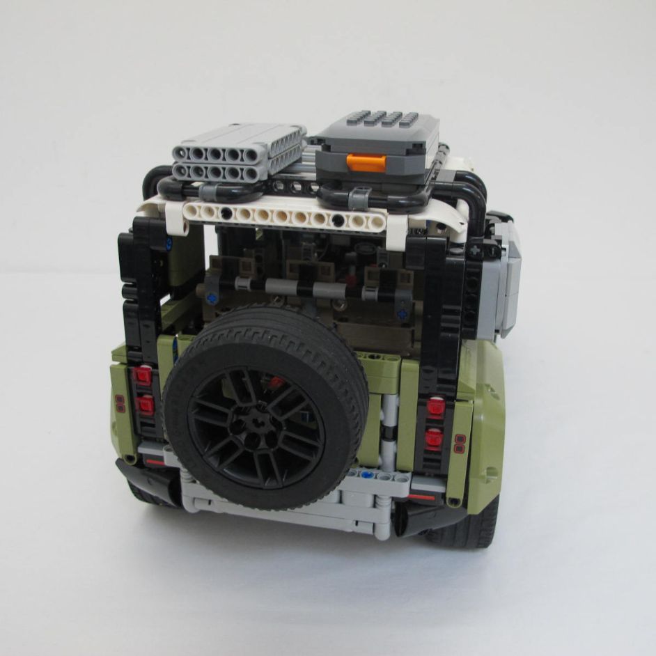 Land Rover Defender. Complete with instructions, no box - Image 9