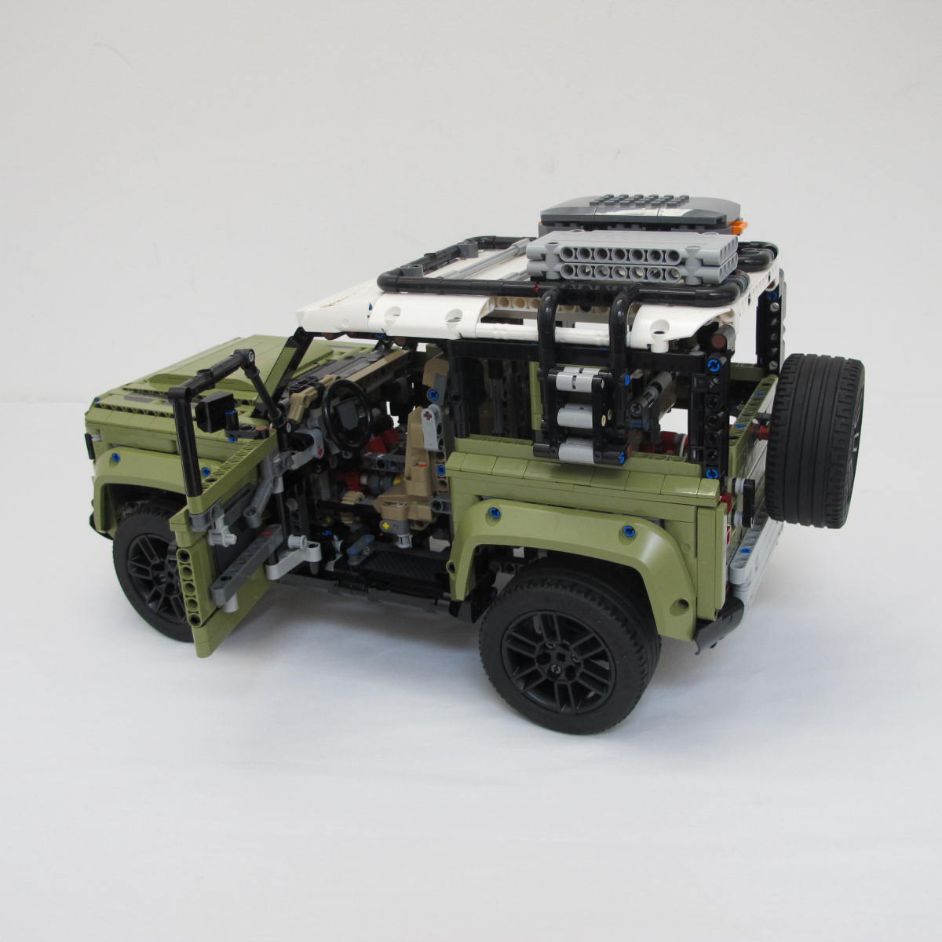 Land Rover Defender. Complete with instructions, no box - Image 2