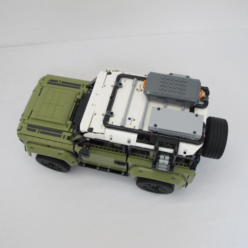 Land Rover Defender. Complete with instructions, no box - Image 3