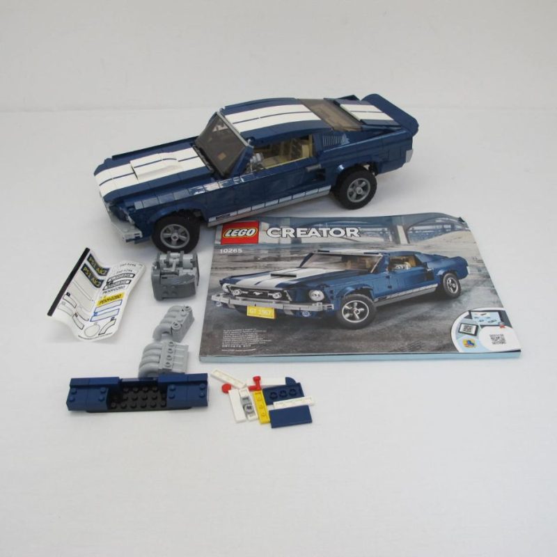 Ford Mustang. Complete with instructions, no box