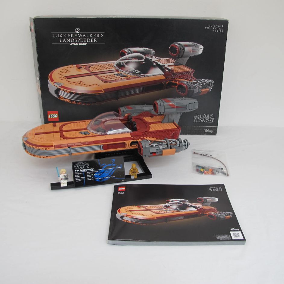 Luke Skywalker's Landspeeder - UCS. Complete with instructions and box