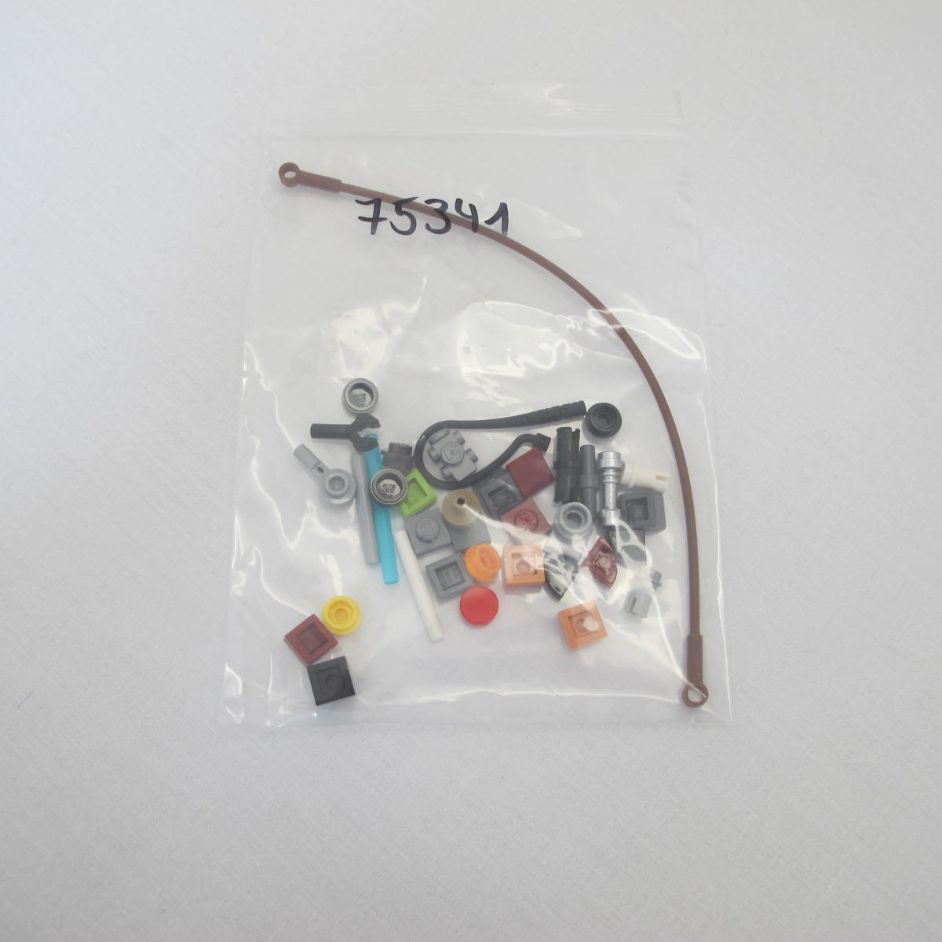 Luke Skywalker's Landspeeder - UCS. Complete with instructions and box - Image 15