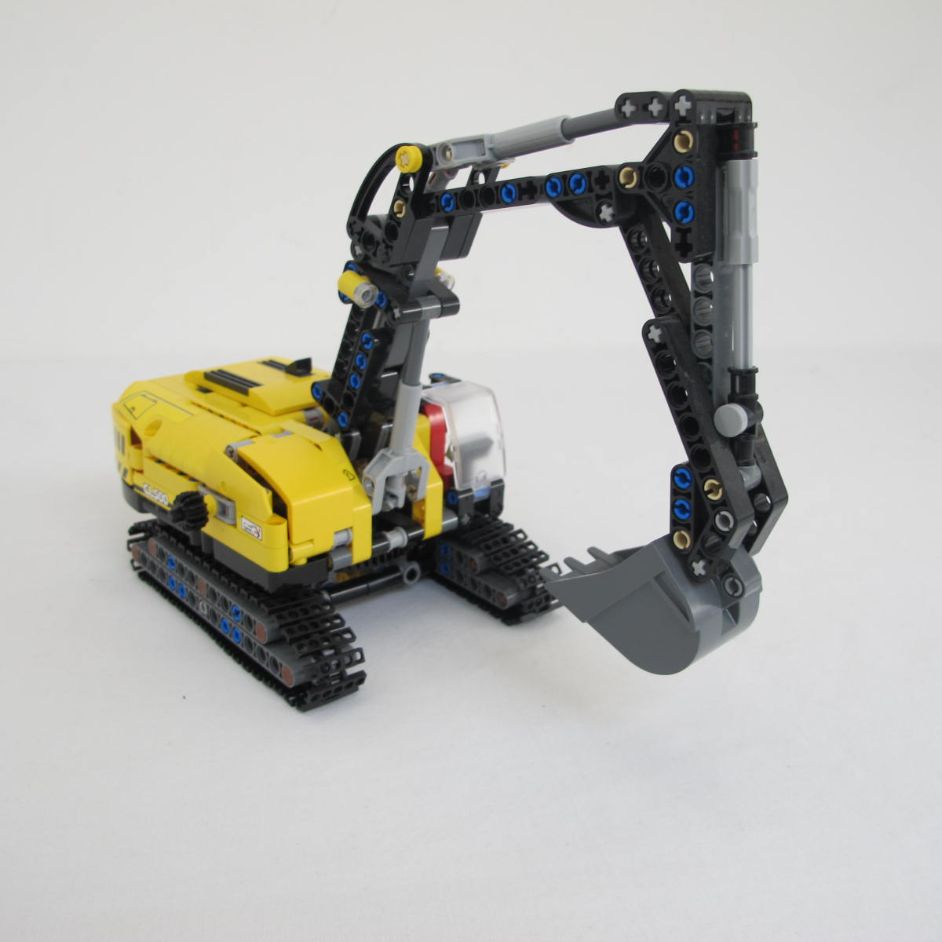 Heavy Duty Excavator. Complete with instructions, no box - Image 7