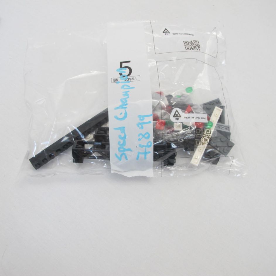 Lamborghini Urus ST-X & Lamborghini Huracán Super Trofeo EVO. Incomplete with instructions, no box - Image 3