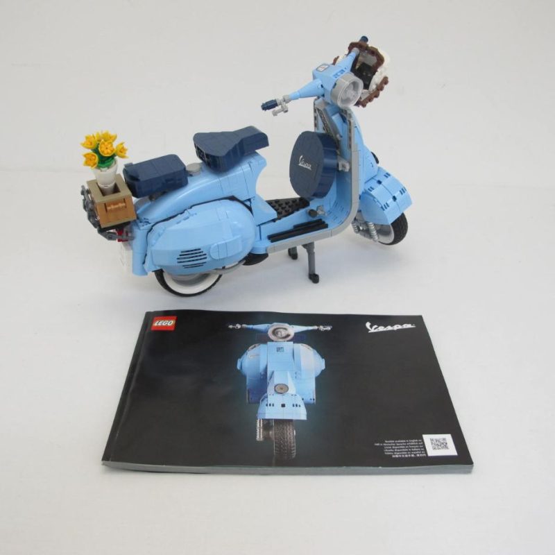 Vespa 125. Complete with instructions, no box