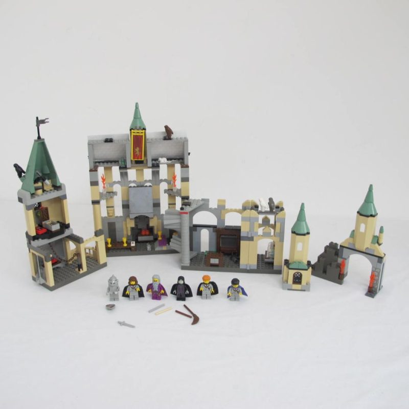 Hogwarts Castle {1st edition}. Complete without instructions and box