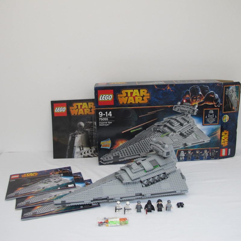 Imperial Star Destroyer. Complete with instructions and box