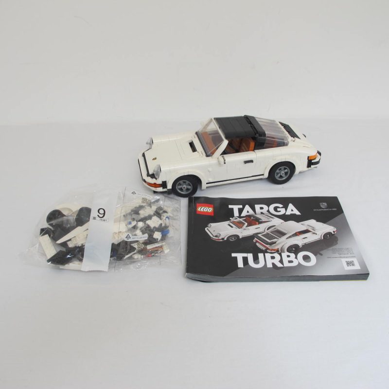 Porsche 911. Complete with instructions, no box