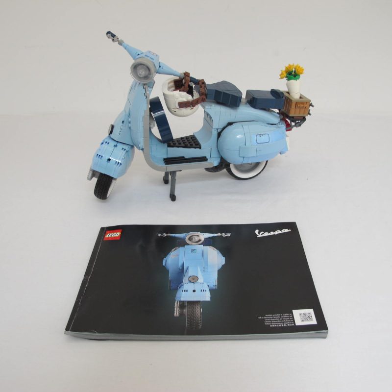 Vespa 125. Complete with instructions, no box