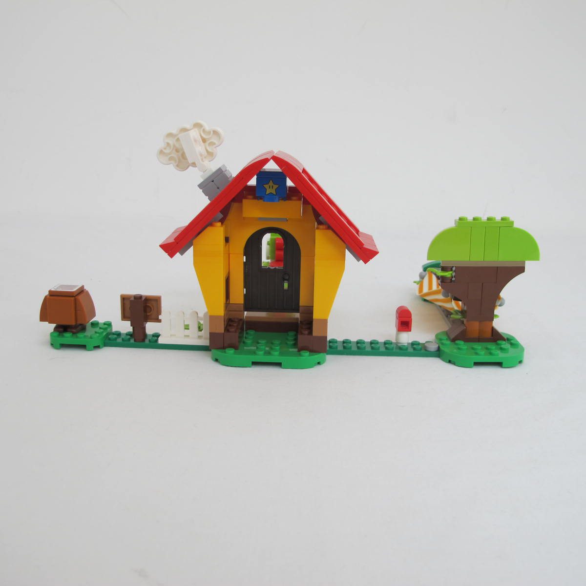 Mario's House & Yoshi - Expansion Set. Complete with instructions and box - Image 8