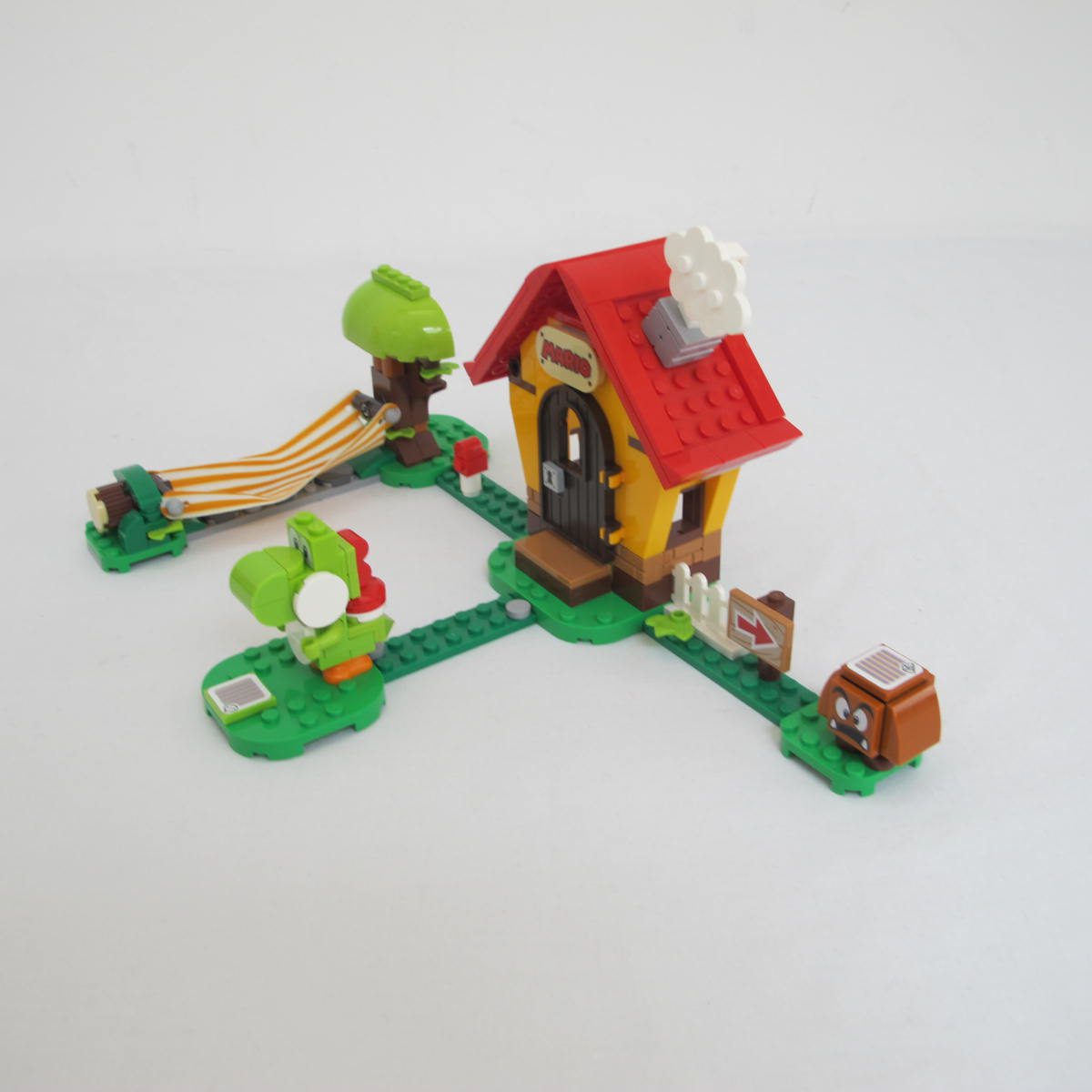 Mario's House & Yoshi - Expansion Set. Complete with instructions and box - Image 9