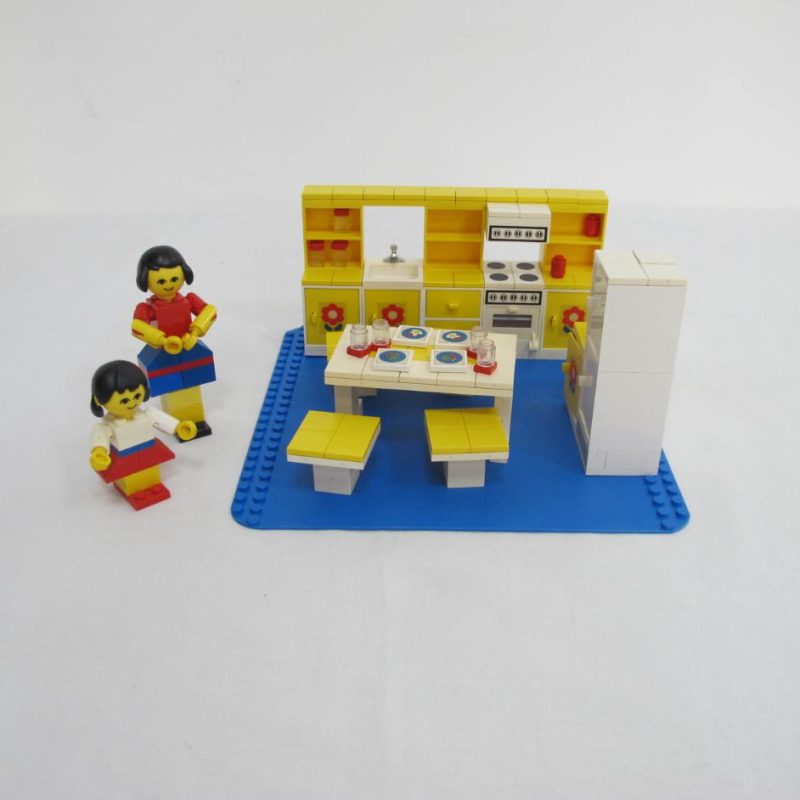 Complete Kitchen Set. Complete without instructions and box