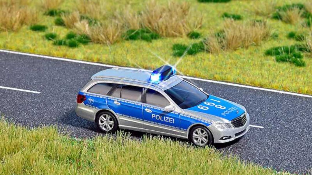 Busch Police Car with Flashing Lights H0 5626