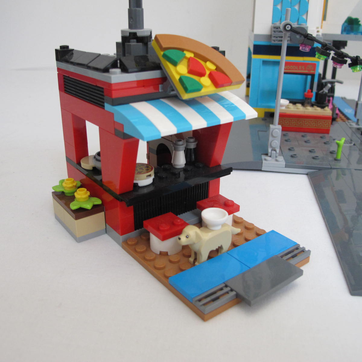 Downtown. Complete with instructions and box - Image 2
