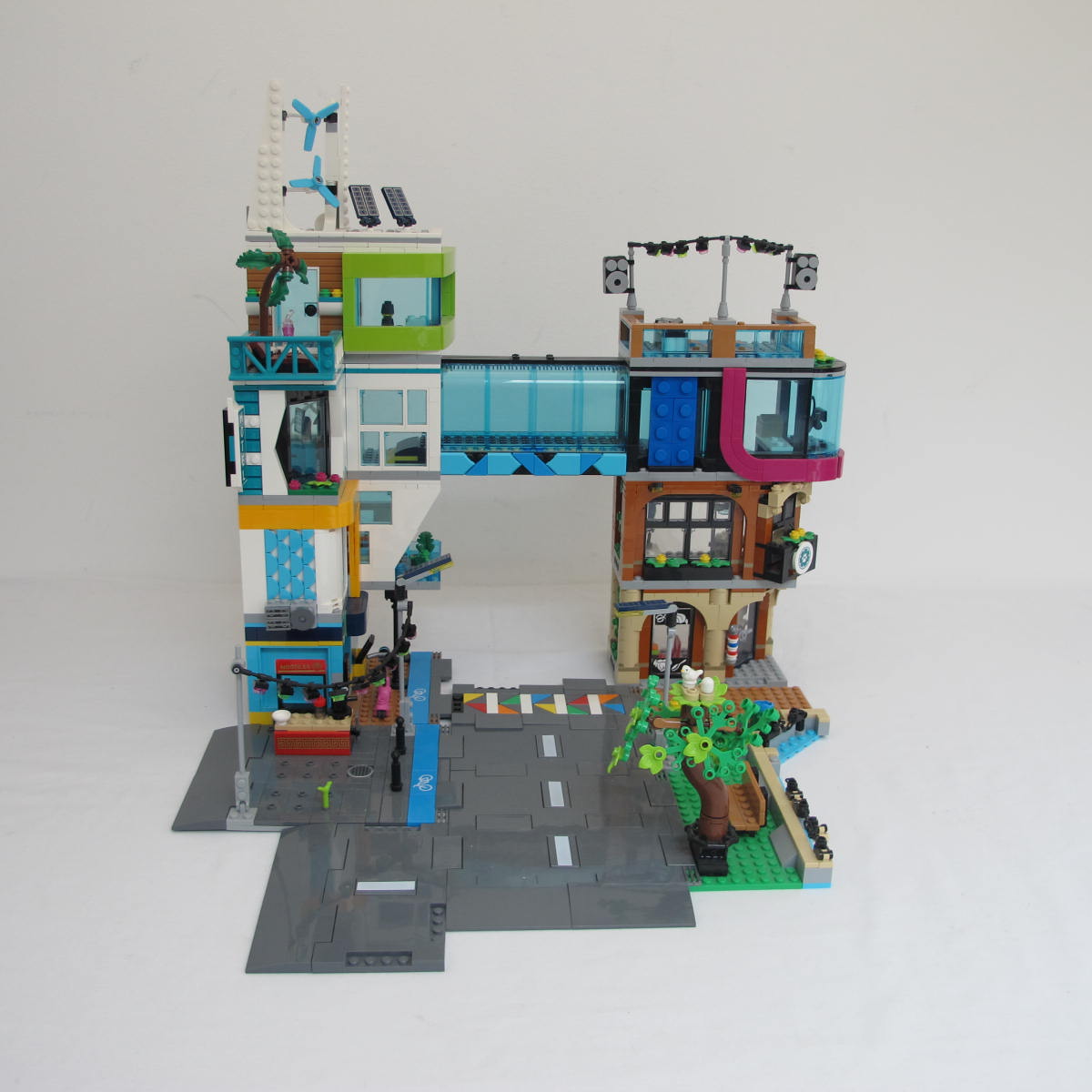 Downtown. Complete with instructions and box - Image 4
