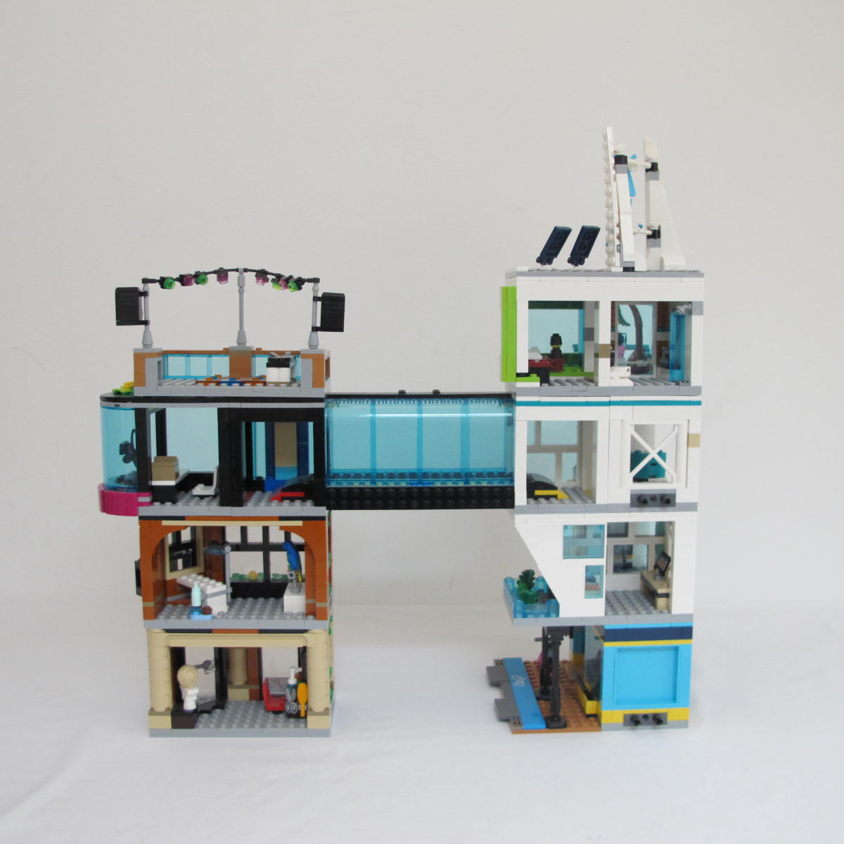Downtown. Complete with instructions and box - Image 9
