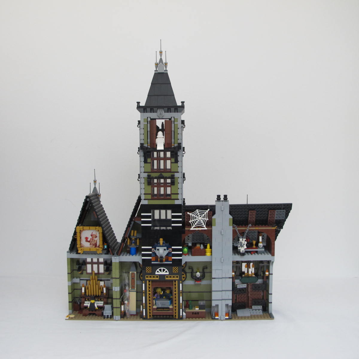 Haunted House. Complete with instructions and box - Image 5