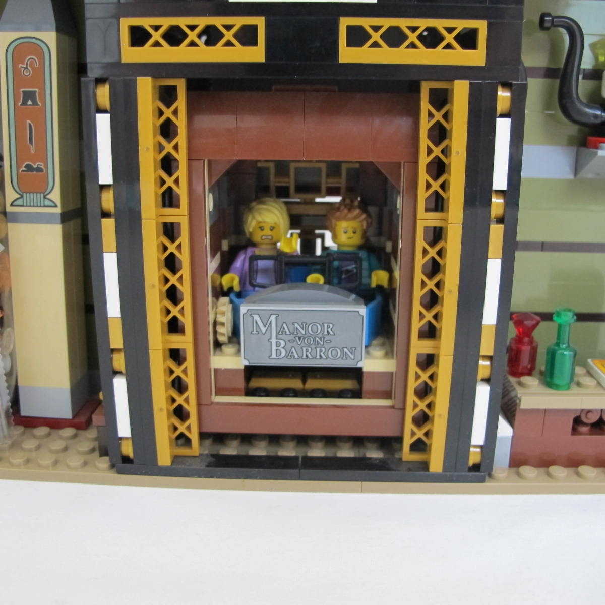 Haunted House. Complete with instructions and box - Image 7