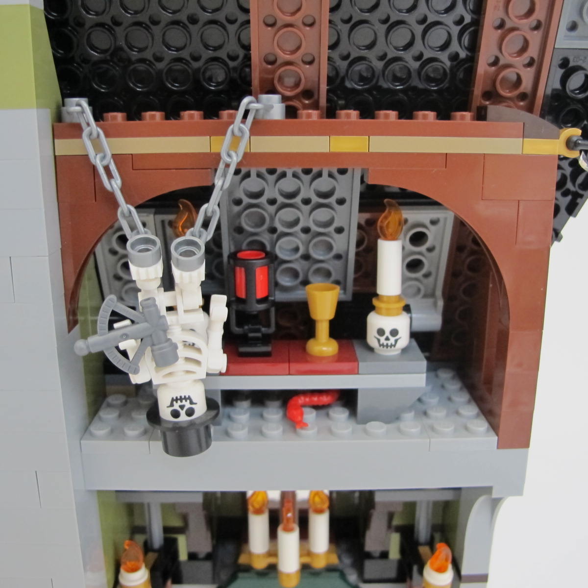 Haunted House. Complete with instructions and box - Image 9