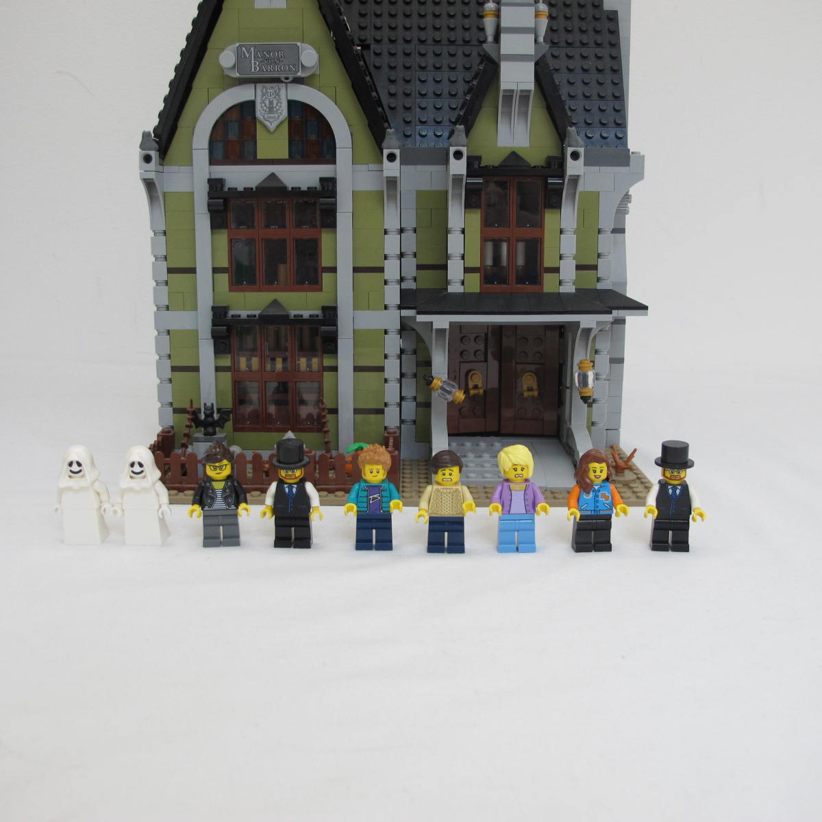 Haunted House. Complete with instructions and box - Image 17