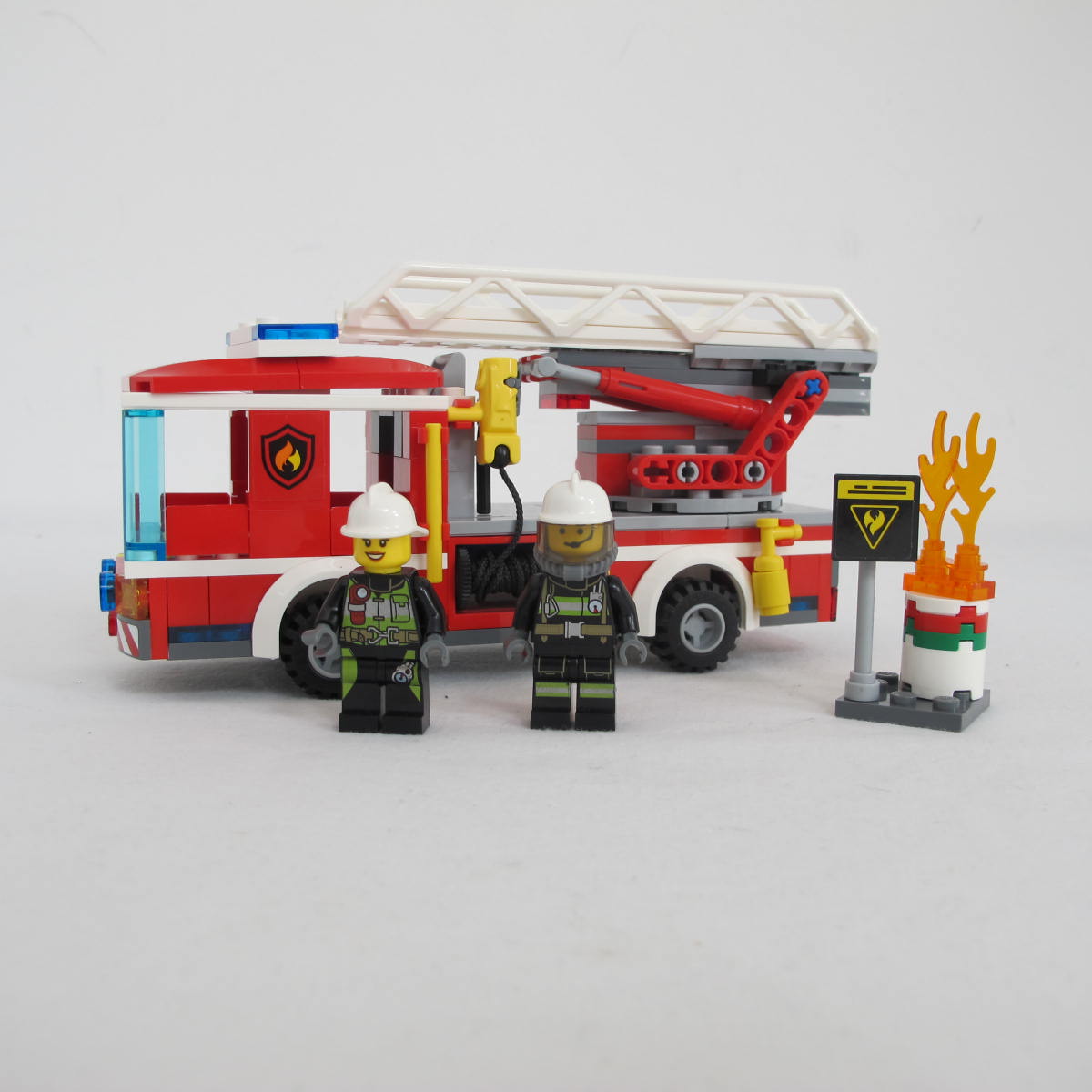 Fire Ladder Truck. Complete with instructions, no box - Image 4