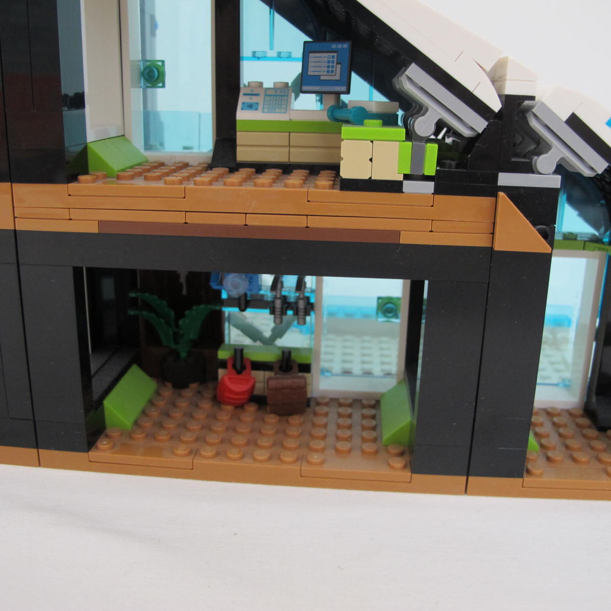 Ski and Climbing Center. Complete with instructions, no box - Image 14