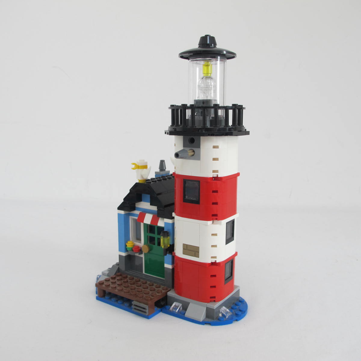 Lighthouse Point. Incomplete with instructions, no box - Image 10