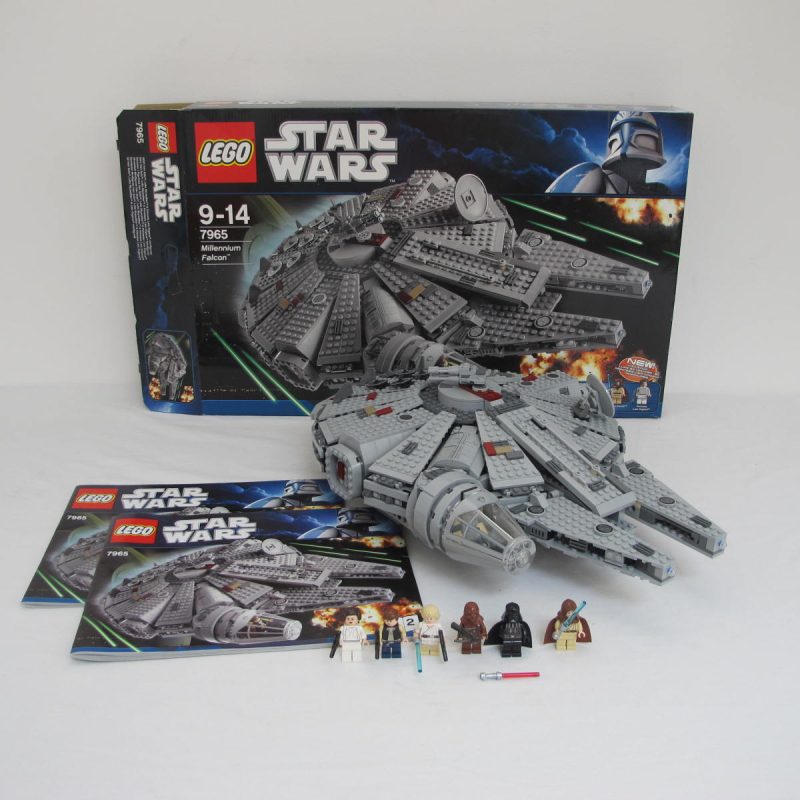 Millennium Falcon. Complete with instructions and box